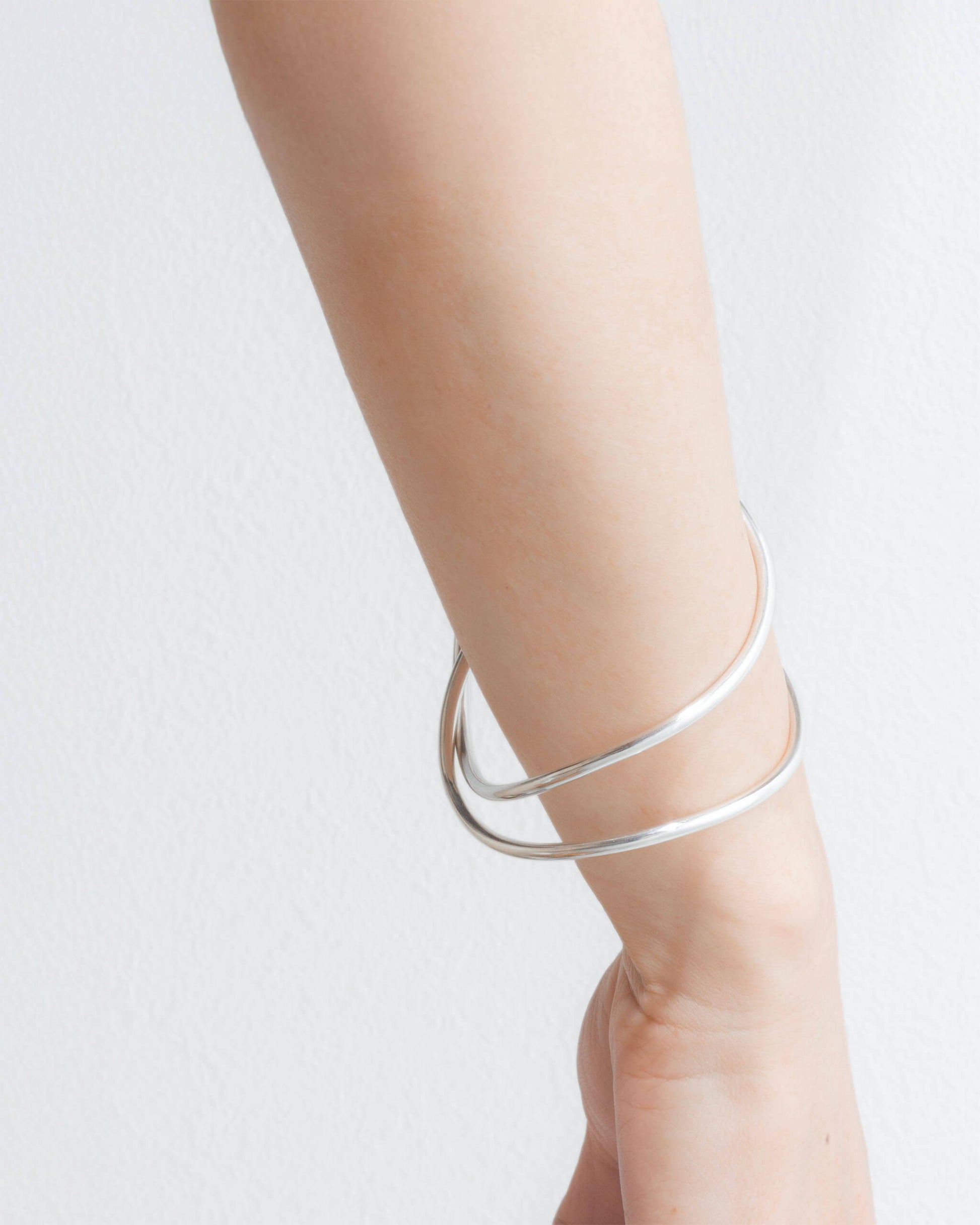 Double Loop Bangle | 1602B041010