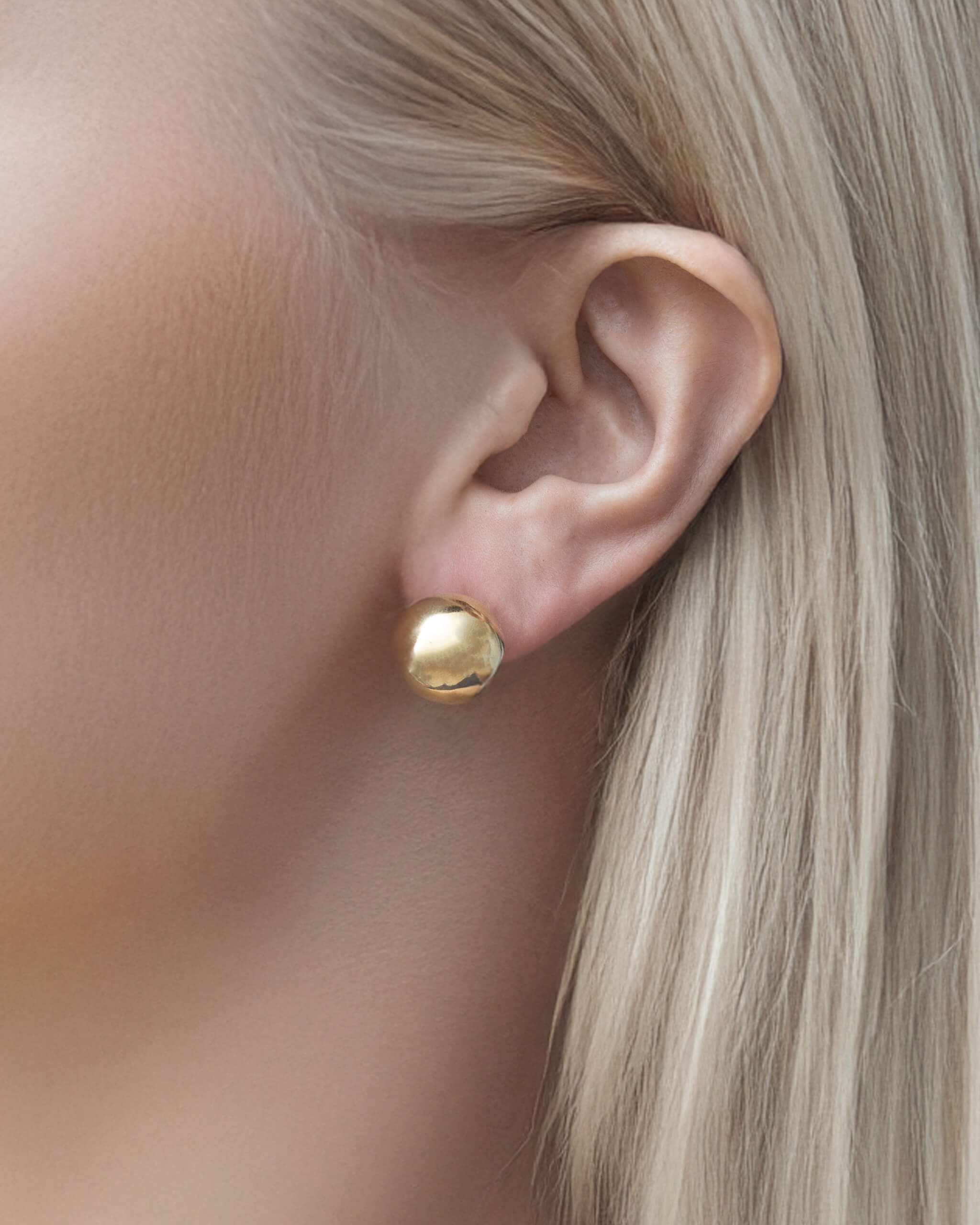 Crashed Ball Stud Earring | 2105E021020