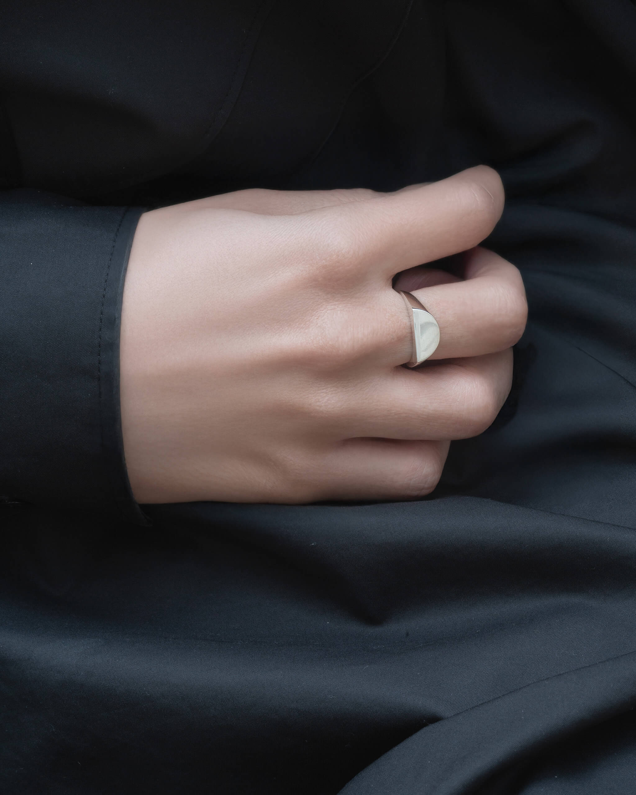 Half Signet Ring | 1607R011010L