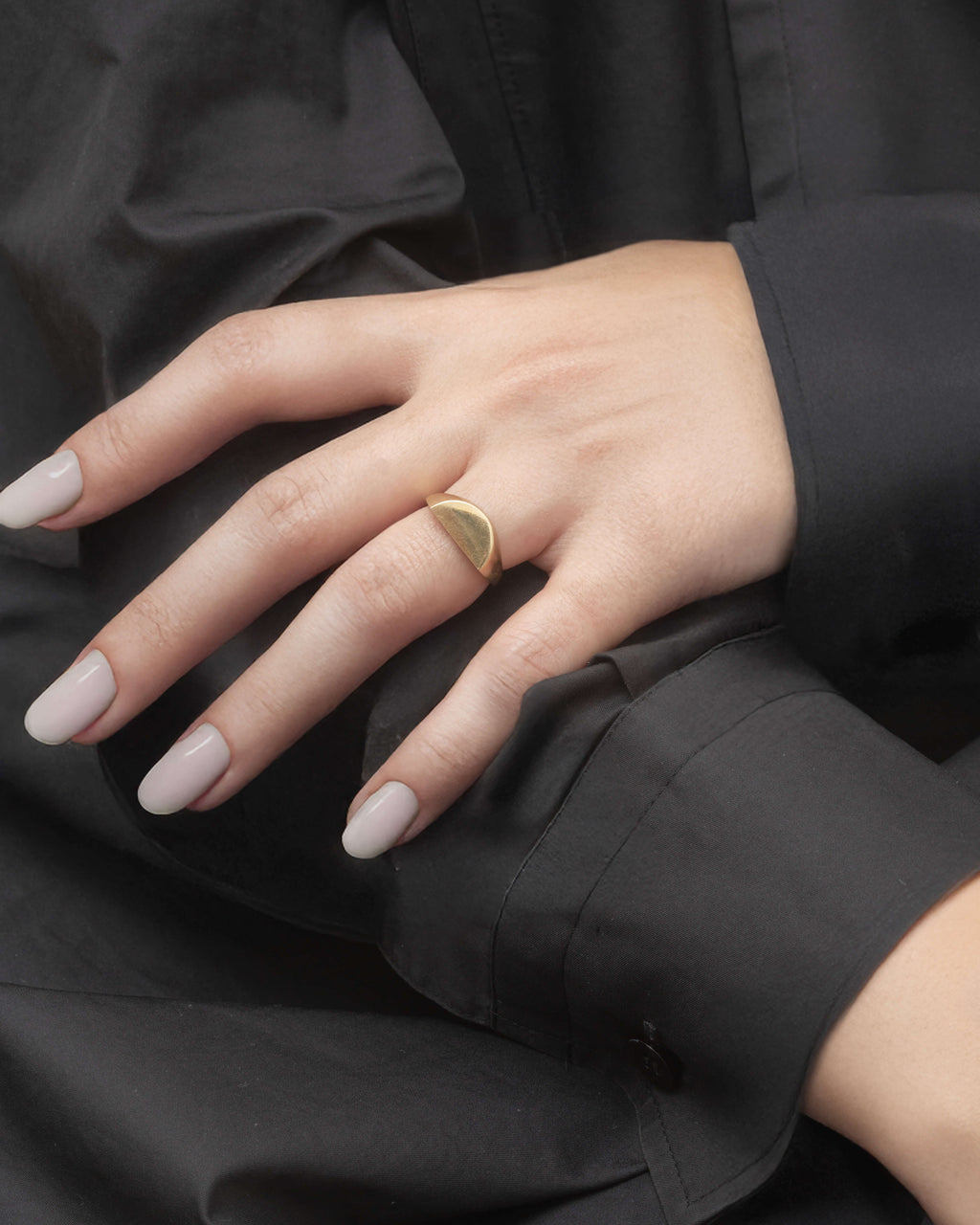 Half Signet Ring | 1607R011010L