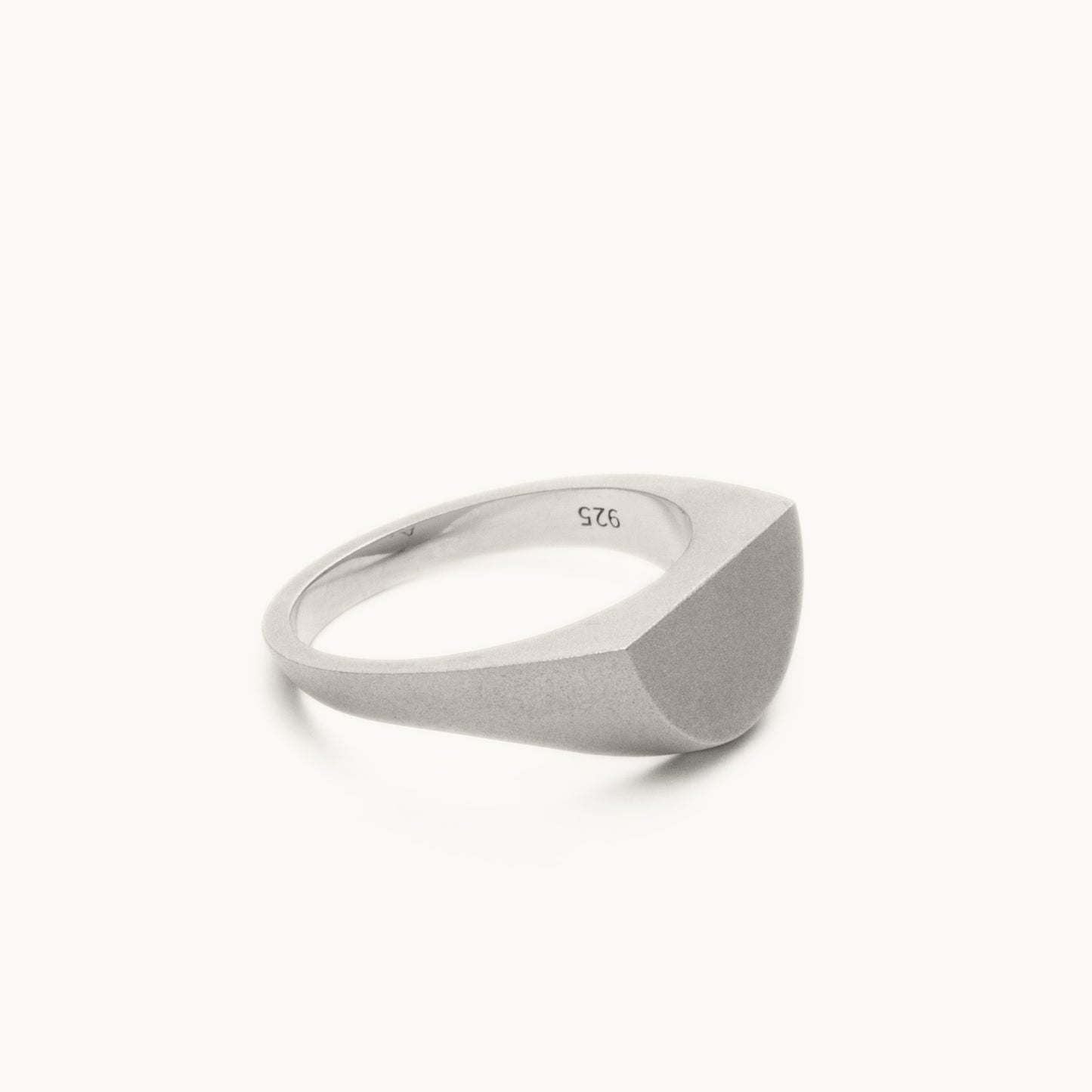 Half Signet Ring Mat | 1607R011010S