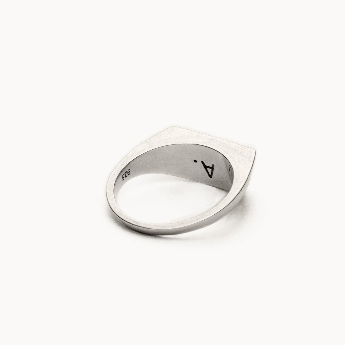 Half Signet Ring | 1607R011010L