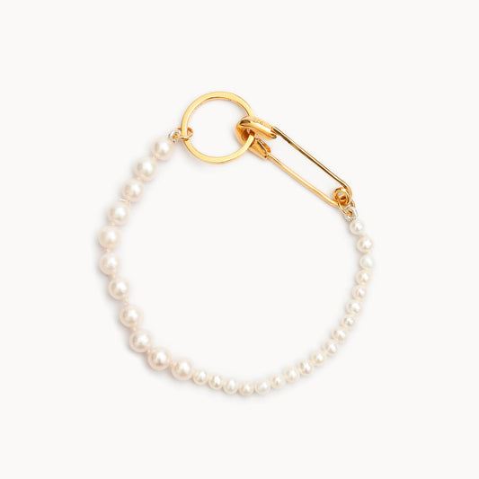 Pearl Bracelet 安全ピンとパールのブレスレット